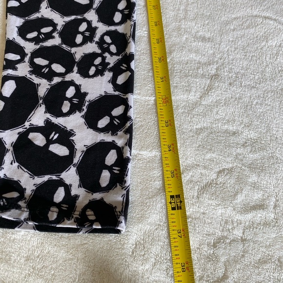 Black and white skull leggings - Picture 4 of 9
